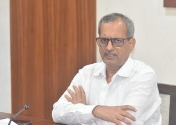 निवडणुकीसाठी नियुक्त कर्मचाऱ्यांच्या मदतीसाठी आता वेल्फेअर ऑफिसर – जिल्हा निवडणूक अधिकारी राजेंद्र क्षीरसागर