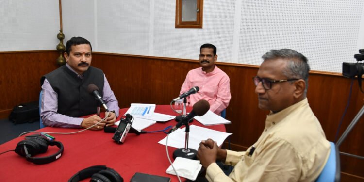 ‘दिलखुलास’ कार्यक्रमात जिल्हा निवडणूक अधिकारी दिलीप स्वामी यांची मुलाखत