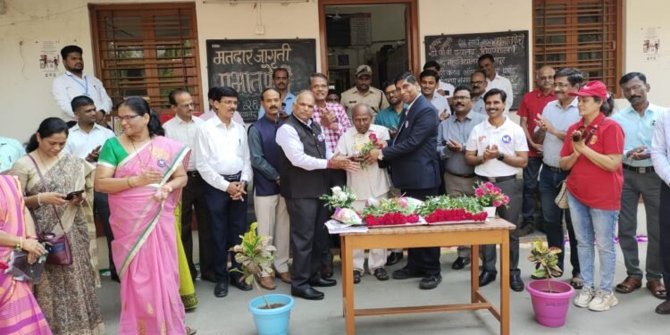 स्वीप अंतर्गत प्रभात फेरीच्या माध्यमांतून मतदार जनजागृती….मतदानाची टक्केवारी वाढविण्यासाठी निवडणूक प्रशासनाचा संयुक्त उपक्रम