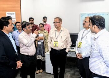 राज्यस्तरीय माध्यम देखरेख व नियंत्रण कक्षाला विशेष निवडणूक निरीक्षकांनी भेट देऊन कामकाजाची केली पाहणी…