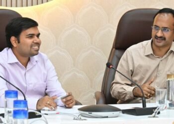 मुख्य निरीक्षक तसेच जिल्हाधिकाऱ्यांनी घेतला निवडणूक विषयक विविध विभागांचा आढावा ⭕