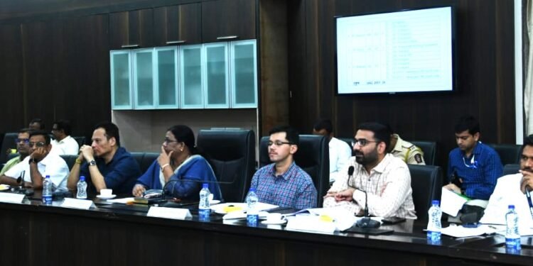 निवडणूक निरीक्षकांचा लोकसभा उमेदवार व प्रतिनिधींशी संवाद