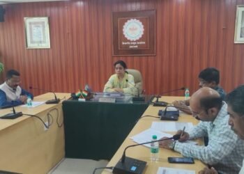 निवडणूक प्रक्रिया पारदर्शक, नि:ष्पक्ष व भयमुक्त वातावरणात पार पडण्यासाठी जबाबदारीने प्रयत्न करा – विभागीय आयुक्त डॉ. निधी पाण्डेय