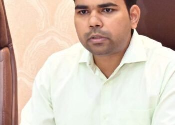 मतदारांनी निर्भय व निष्पक्षपणे मतदानाचा हक्क बजावावा – जिल्हाधिकारी सौरभ कटियार