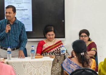 मुंबईतील एसएनडीटी महिला विद्यापीठात ‘स्वीप’तर्फे मतदान जनजागृती कार्यक्रम