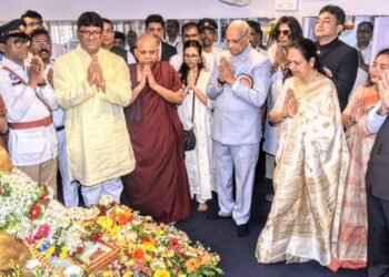 भारतरत्न डॉ. बाबासाहेब आंबेडकर यांच्या १३३ व्या जयंतीनिमित्त चैत्यभूमी येथे राज्यपालांचे अभिवादन