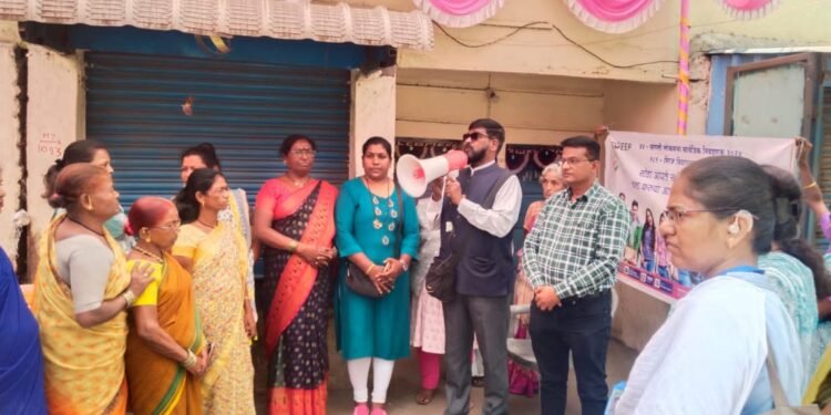 समृद्ध लोकशाही संदर्भात मिरज येथे रेड लाईट एरियामध्ये मतदान जनजागृती अभियान