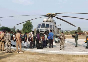 संवेदनशील भागातील मतदान पथके रवाना