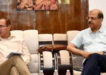 विशेष निरीक्षकांकडून निवडणूक तयारीचा आढावा