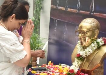 भारतरत्न डॉ. बाबासाहेब आंबेडकर यांना जयंतीनिमित्त मंत्रालयात अभिवादन