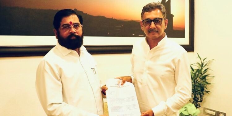 ६ जून रोजी होणाऱ्या शिवराज्याभिषेक सोहळ्यासंदर्भात छत्रपती संभाजीराजे यांनी घेतली मुख्यमंत्री एकनाथ शिंदे व उपमुख्यमंत्री देवेंद्र फडणवीस यांची भेट