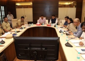 मुंबई शहर जिल्ह्यातील दोन्ही लोकसभा मतदारसंघांचा केंद्रीय निवडणूक निरीक्षकांनी घेतला आढावा