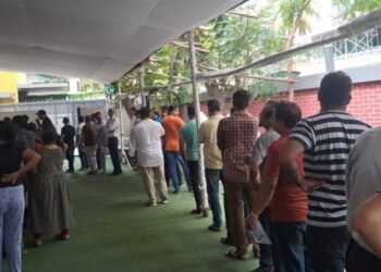 राज्यात लोकसभा निवडणुकीच्या पाचव्या टप्प्यातील १३ मतदारसंघात दुपारी ३ वाजेपर्यंत सुमारे ३८.७७ टक्के मतदान