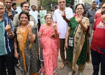 राज्यात चौथ्या टप्प्यातील ११ मतदारसंघात सकाळी ९ वाजेपर्यंत ६.४५ टक्के मतदान       