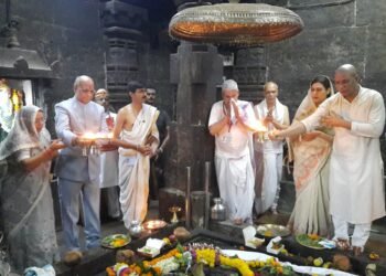 राज्यपाल रमेश बैस यांनी घेतले श्री क्षेत्र महाबळेश्वरचे दर्शन