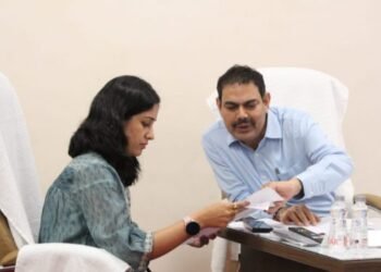 मुंबई उत्तर पूर्व मतदारसंघासाठी निवडणूक निरीक्षक स्तुती चरण – निवडणूक निर्णय अधिकारी डॉ. दादाराव दातकर