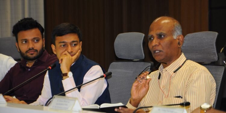 मतदान प्रक्रिया सुरळीत पार पाडण्यासाठी सर्वंकष प्रयत्न करा – मुख्य निवडणूक अधिकारी एस.चोक्कलिंगम