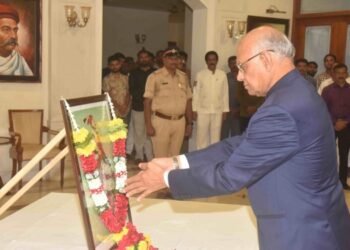 छत्रपती संभाजी महाराज यांच्या जयंतीनिमित्त राज्यपालांचे अभिवादन