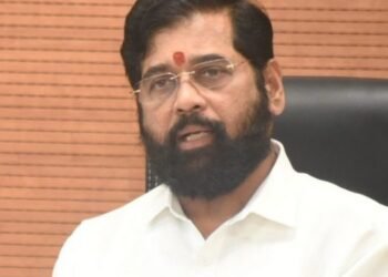 ठाणे, मीरा-भाईंदरमधील अनधिकृत पब, बार आणि अमली पदार्थांशी संबंधित अवैध बांधकामांवर बुलडोझर फिरवावा