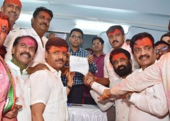 उस्मानाबाद लोकसभा मतदारसंघात शिवसेना (उद्धव बाळासाहेब ठाकरे) गटाचे ओमप्रकाश भूपालसिंह ऊर्फ पवनराजे राजेनिंबाळकर विजयी