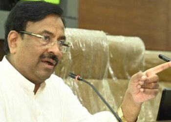 पीक कर्ज वाटपाच्या प्रक्रियेची गती वाढवा -पालकमंत्री सुधीर मुनगंटीवार यांचे निर्देश
