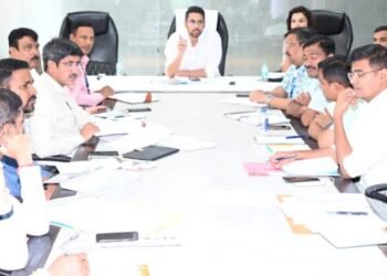 आषाढी वारीच्या पार्श्वभूमीवर सर्व यंत्रणांनी पुढील तीन दिवस अत्यंत दक्ष राहून काम करावे -जिल्हाधिकारी कुमार आशीर्वाद