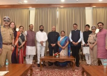 मुख्यमंत्री, उपमुख्यमंत्री यांच्याकडून राज्यपाल रमेश बैस यांना निरोप