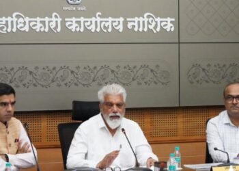 ‘मुख्यमंत्री-माझी लाडकी बहीण’ योजना मिशन मोडवर राबवावी – पालकमंत्री दादाजी भुसे