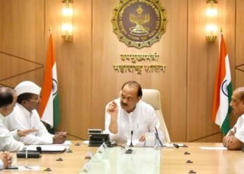 संस्थात्मक पिककर्ज प्रणालीबाहेरील आदिवासी शेतकरी बांधवांसाठी सर्वसमावेशक प्रस्ताव सादर करा 