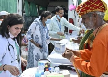 ‘आरोग्याची वारी, पंढरीच्या दारी’ उपक्रमातून १३ लाखांहून अधिक वारकऱ्यांना आरोग्य सेवा