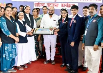 मुख्याध्यापक व शिक्षकांनी शाळेची गुणवत्तावाढ करुन नावलौकिक वाढवावा