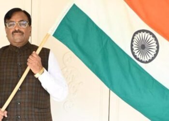 जिल्ह्यातील प्रत्येक घरावर दिमाखात राष्ट्रध्वज फडकवा 