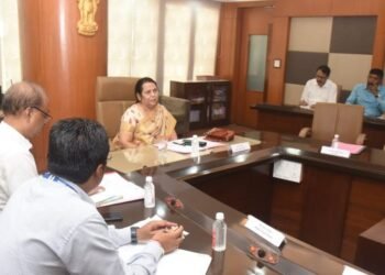 महिला सुरक्षिततेबाबत शैक्षणिक संस्थांमधून मोहीम राबवावी 