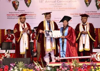 आत्मविश्वास आणि कठोर परिश्रमाच्या बळावर जीवनात यश संपादन करा