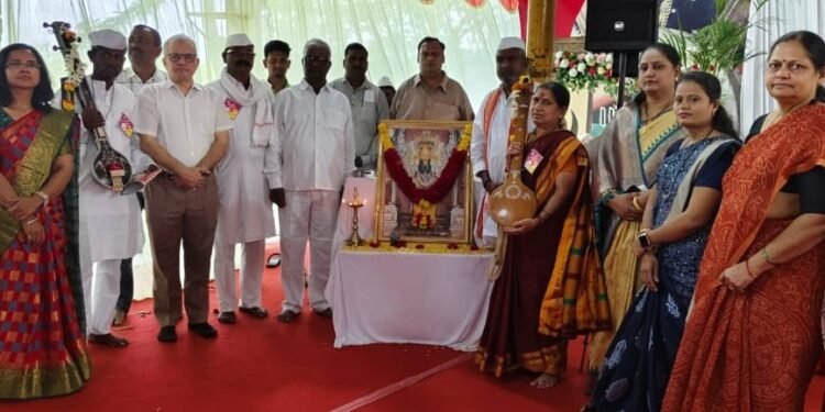 लोकमंगलने केले भव्य भजन,भारुड स्पर्धेचे आयोजन; मोठ्या उत्साहात उद्घाटन..