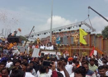 संत आणि महापुरुषांची स्मारके प्रेरणा व ऊर्जा देणारी ठरतील