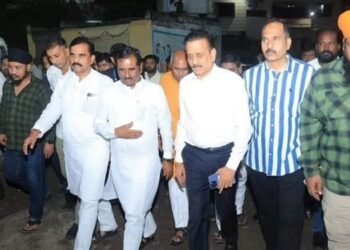 शहरात नुकसान झालेल्या नागरिकांना तातडीने आर्थिक मदत