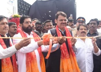 धर्मवीर, स्वराज्यरक्षक छत्रपती संभाजी महाराज मुंबई किनारी रस्ता मुंबईच्या पायाभूत सुविधांतील पुढचे पाऊल