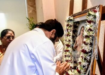 मुख्यमंत्री एकनाथ शिंदे यांचे श्री चक्रधर स्वामीजींना जयंतीनिमित्त अभिवादन