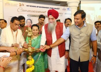 समाजाच्या कल्याणासाठी राजकीय क्षेत्राच्या माध्यमातून धोरणात्मक निर्णय घेणे शक्य