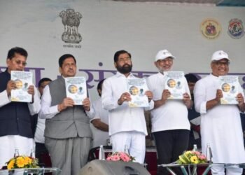 स्वच्छता ही सवय बनावी