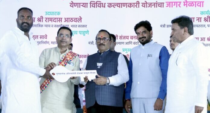 बहुजन कल्याणाच्या योजनांसाठी निधी कमी पडू देणार नाही 