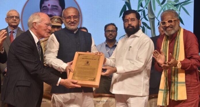 मुख्यमंत्री एकनाथ शिंदे यांचा जागतिक कृषी पुरस्काराने गौरव