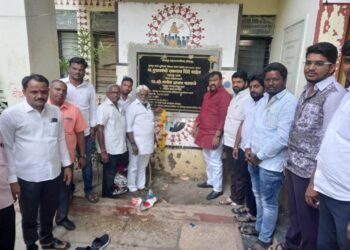 सोलापूरवर ‘भाईं’चे प्रेम ; विशेष निधीतून विकासकामाचे धडाक्यात उद्घाटन