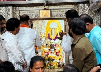 ‘स्वामीं’च्या दर्शनाने कल्याणशेट्टी यांनी केली प्रचाराची सुरुवात