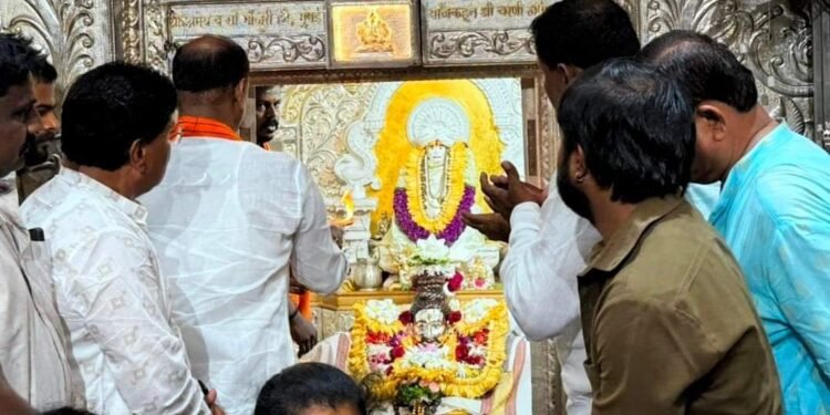 ‘स्वामीं’च्या दर्शनाने कल्याणशेट्टी यांनी केली प्रचाराची सुरुवात