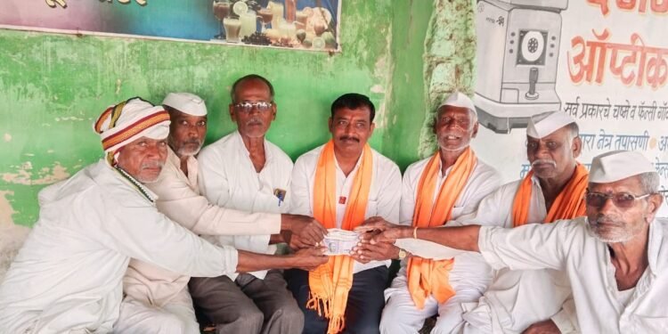 बार्शी: उमेदवारी अर्ज भरण्याकरता या उमेदवाराला दिली वर्गणी..!