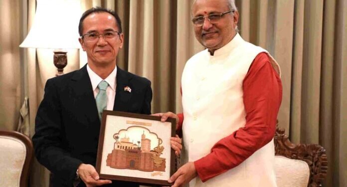 जपानच्या वाणिज्यदूतांनी घेतली राज्यपालांची भेट