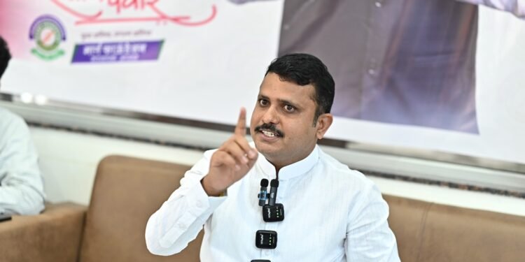 White Hosue: दक्षिणेसाठी ‘पवारां’नी थोपटले दंड..! लढणार आणि जिंकणार..!