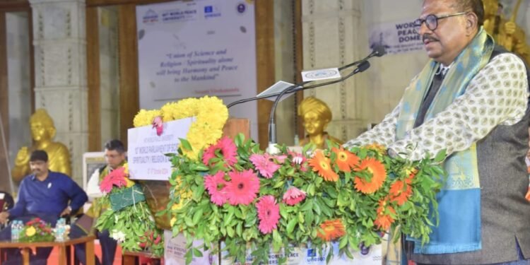 एमआयटी विश्र्वशांती विद्यापीठाचा पुरस्कार राजा माने यांना प्रदान